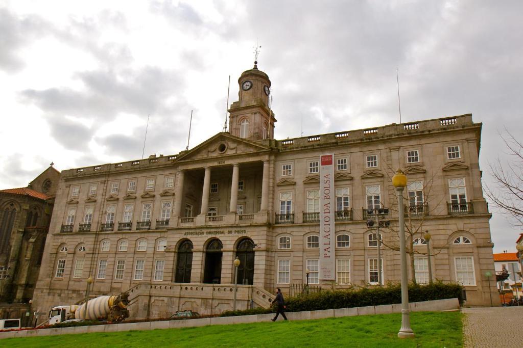 Low Cost Tourist Apartments - Palacio Da Bolsa OOporto Esterno foto